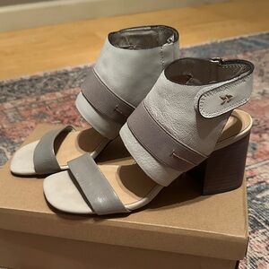 New!! Naked Feet Gray Leather Block Heel Sandals size 7